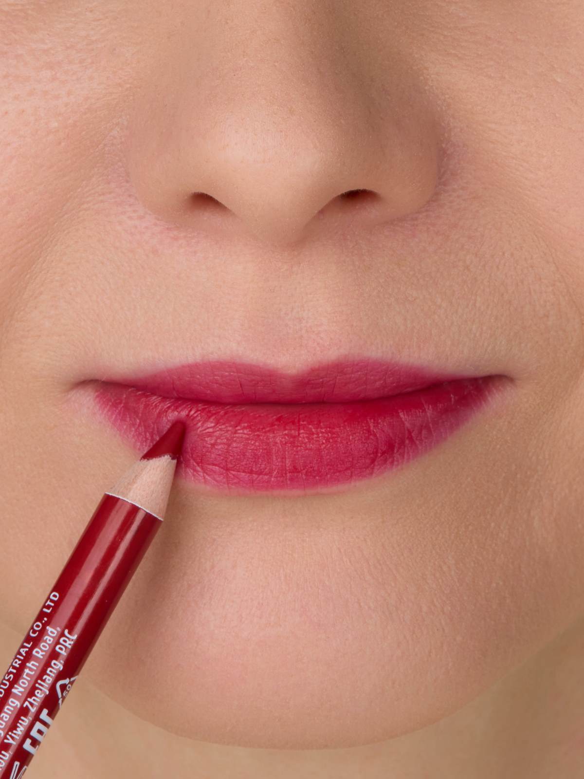 Карандаш для губ с точилкой, тон 100 дикая малина от TF cosmetics + 3