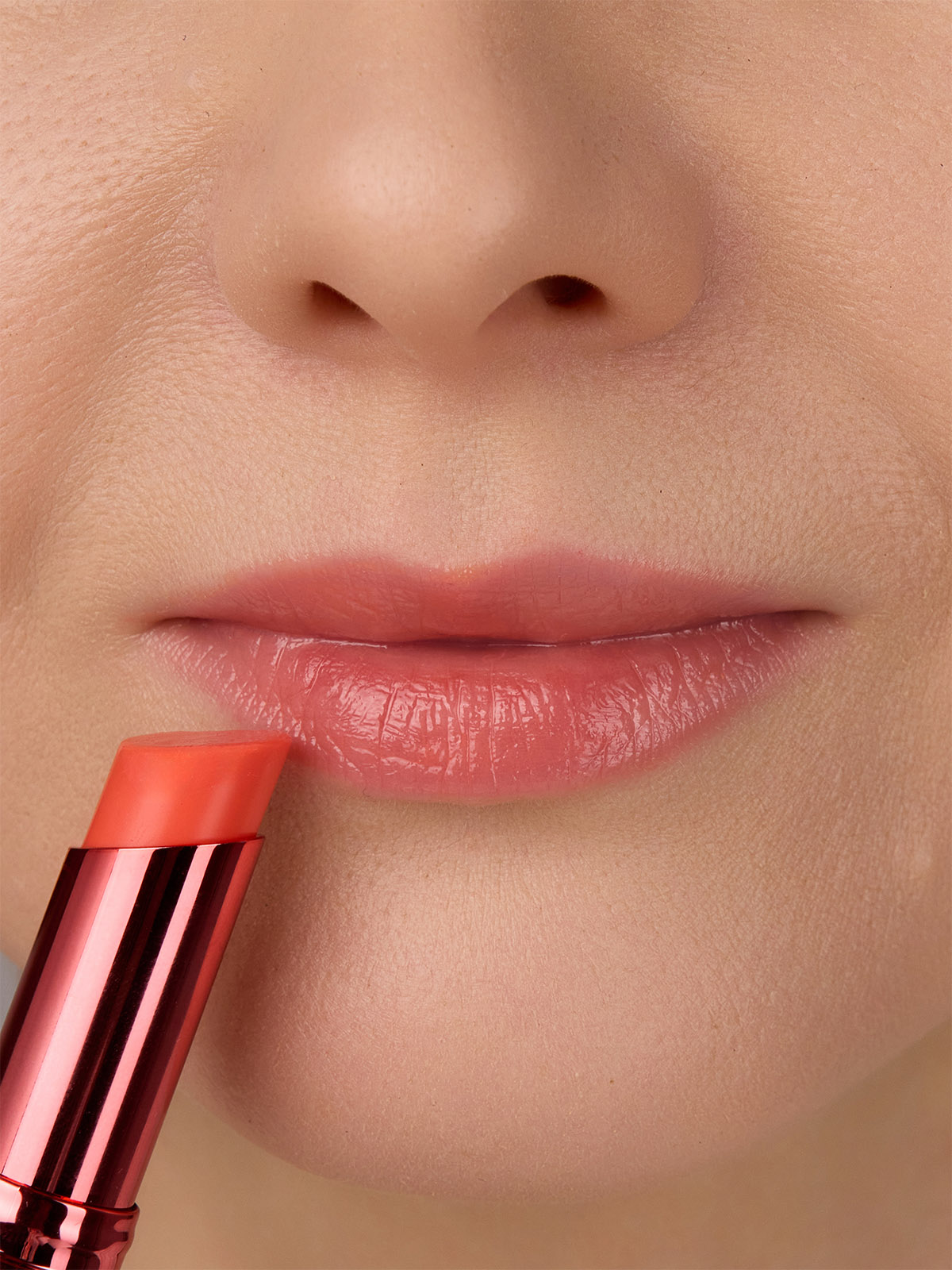 Тинт-бальзам для губ Glow Kiss Tinted Lip Balm, тон 04 Peach Shake от Golden Rose + 3