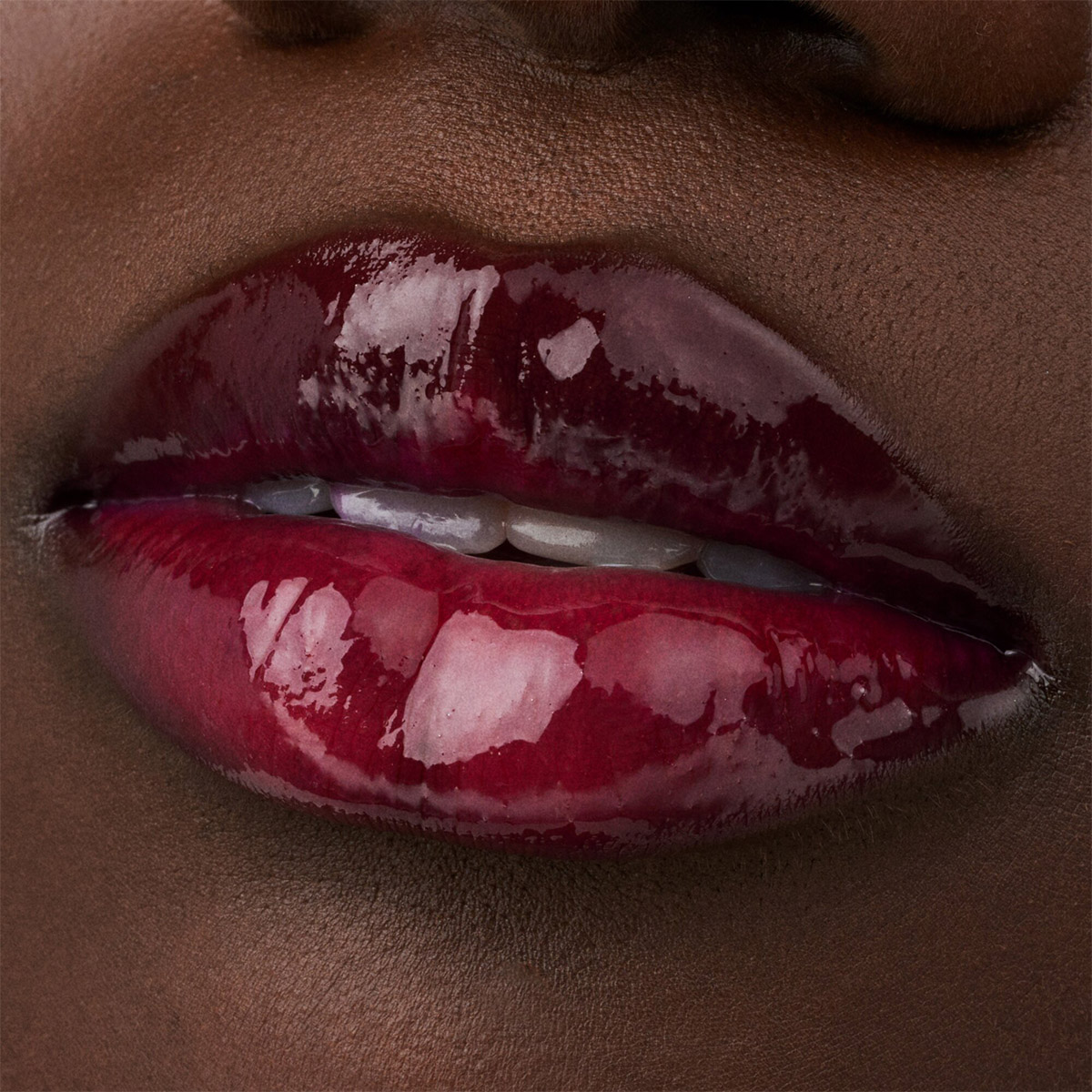 Масло для губ Glossin' Glow Tinted, тон 040 Glossip Girl от Catrice + 8